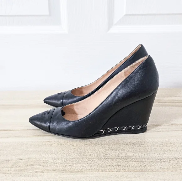 Chanel CC Cap Toe Black Leather Chain Link Wedge Pumps Size EU38/US 7.5-8 - Picture 7 of 16
